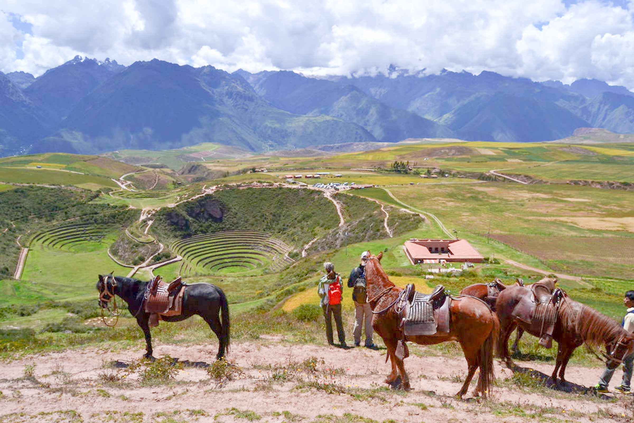 horseback-riding-maras
